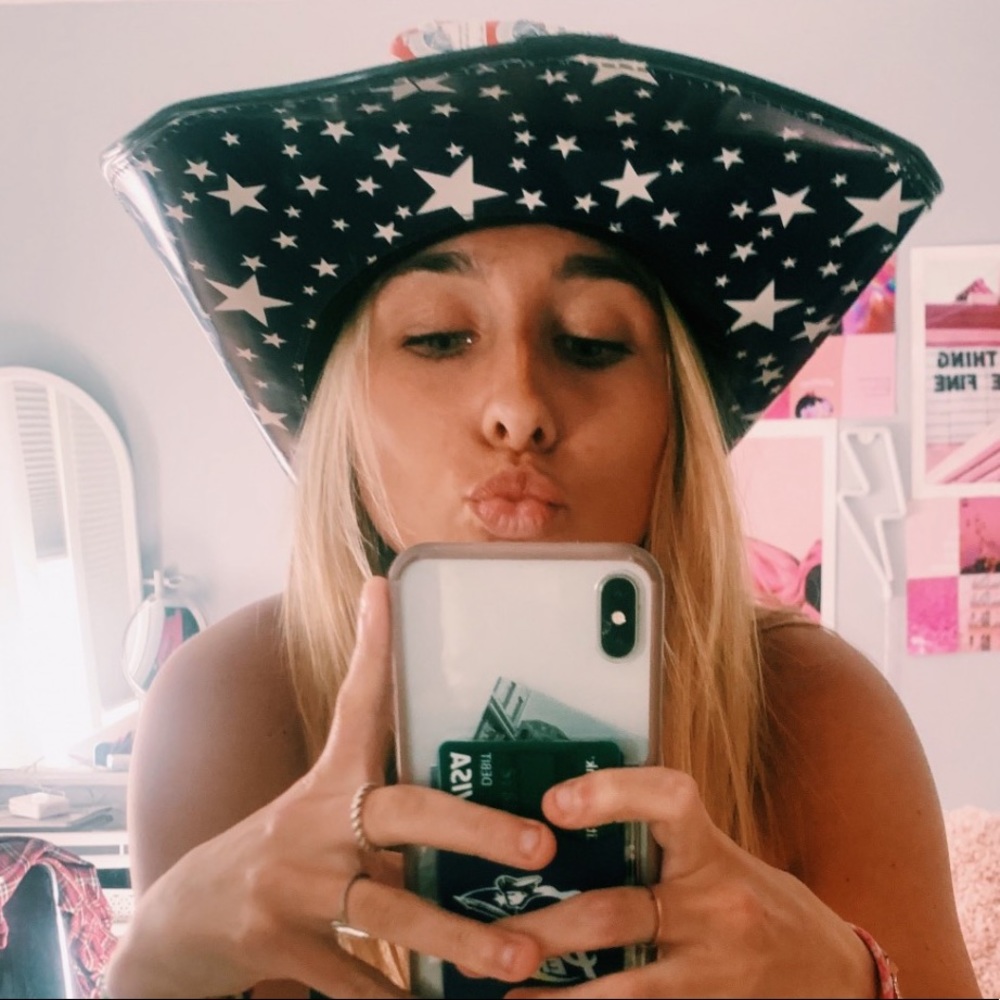 Meet your Posher, Jocelyn
